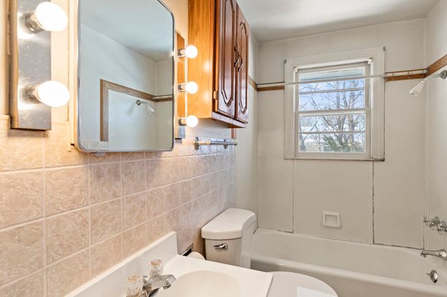 3 Henrietta Street, Rochester, NH 03867