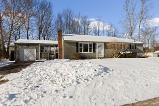 3 Henrietta Street, Rochester, NH 03867