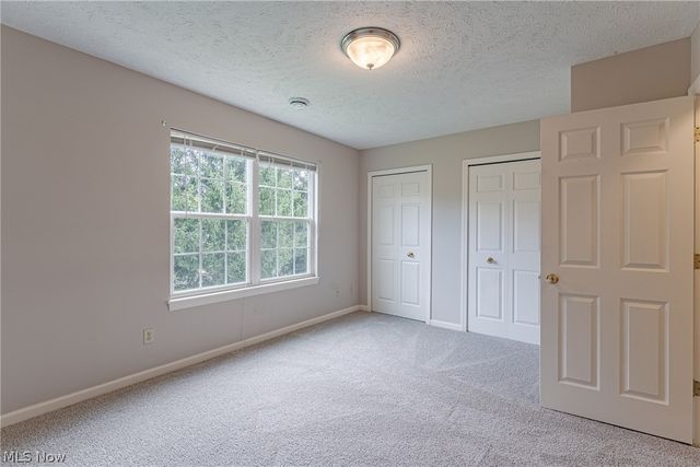 8757 Roberts Court 25C, Olmsted Falls, OH 44138
