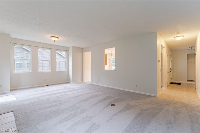 8757 Roberts Court 25C, Olmsted Falls, OH 44138