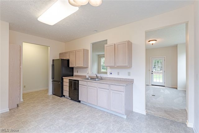 8757 Roberts Court 25C, Olmsted Falls, OH 44138