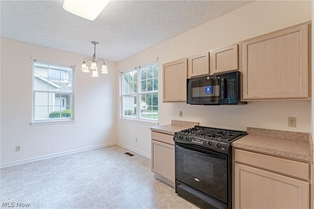 8757 Roberts Court 25C, Olmsted Falls, OH 44138
