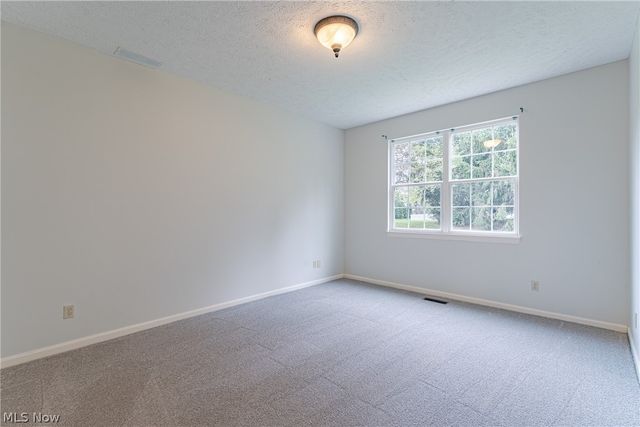 8757 Roberts Court 25C, Olmsted Falls, OH 44138