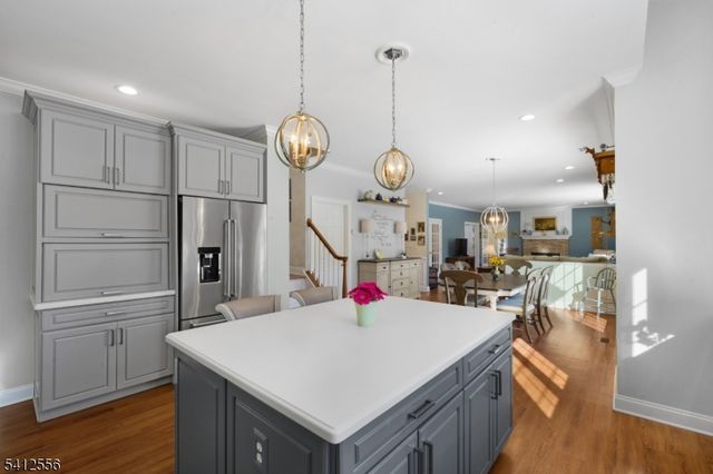 5 Surrey Ln, Washington Twp., NJ 07853