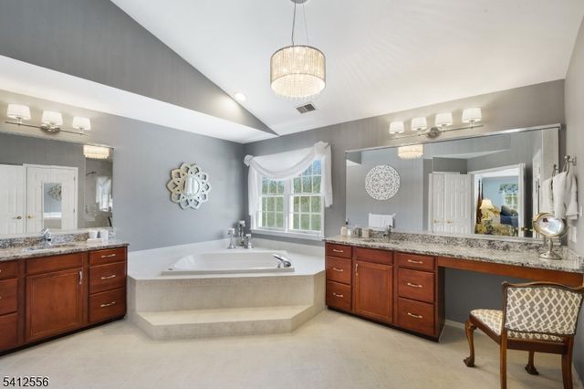 5 Surrey Ln, Washington Twp., NJ 07853