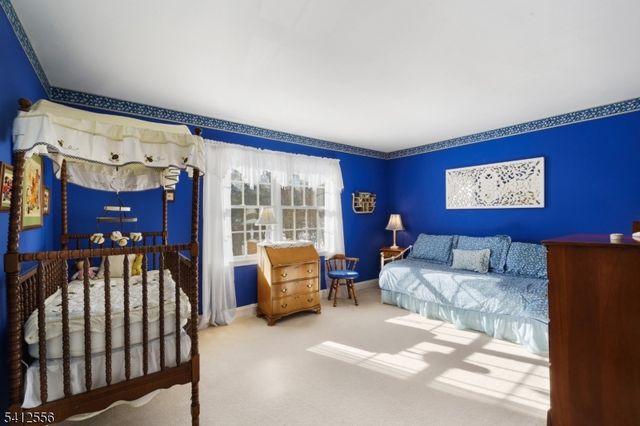 5 Surrey Ln, Washington Twp., NJ 07853