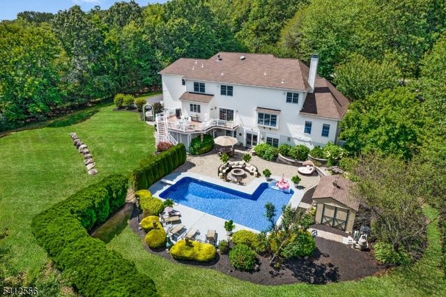 5 Surrey Ln, Washington Twp., NJ 07853