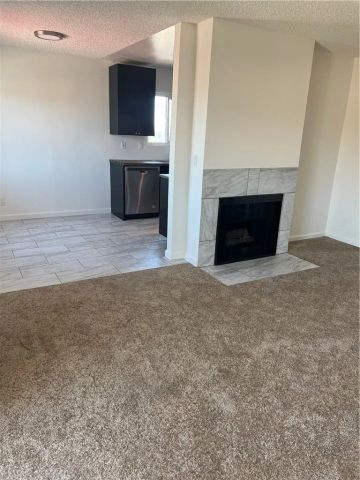 454 E Avenue Q3 8, Palmdale, CA 93550