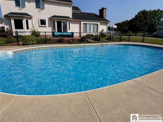 30 Ashwood Lane, Orchard Park, NY 14127