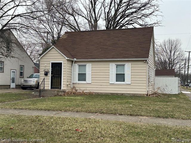 19775 Kingsville Street, Harper Woods, MI 48225