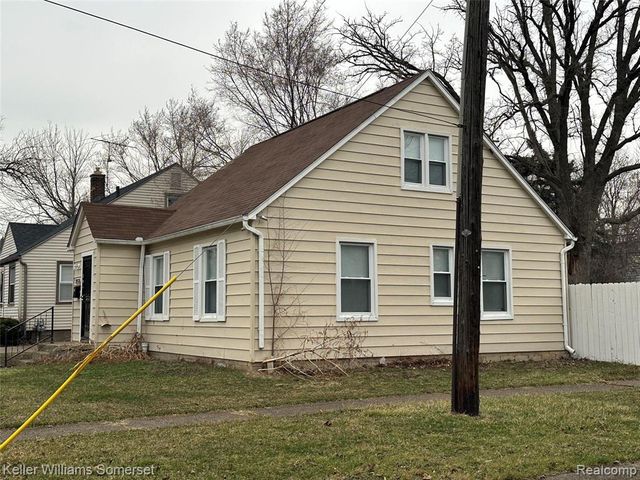 19775 Kingsville Street, Harper Woods, MI 48225