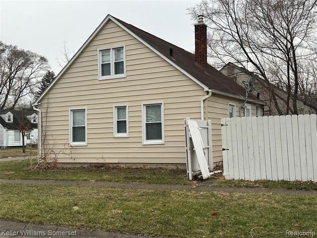 19775 Kingsville Street, Harper Woods, MI 48225