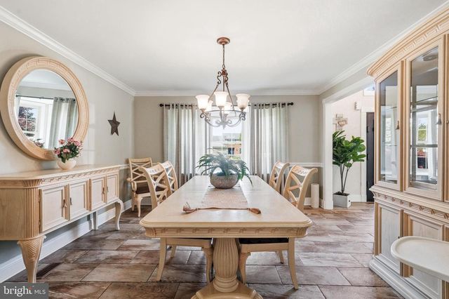 6 WILLIAMSBURG CT, Sewell, NJ 08080