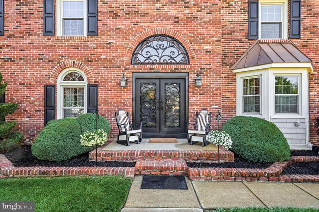 6 WILLIAMSBURG CT, Sewell, NJ 08080