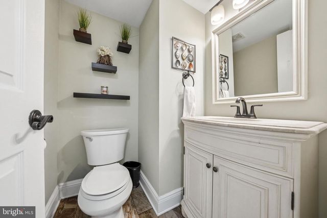 6 WILLIAMSBURG CT, Sewell, NJ 08080