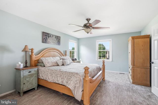 6 WILLIAMSBURG CT, Sewell, NJ 08080