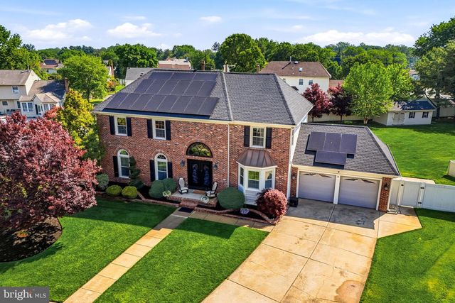 6 WILLIAMSBURG CT, Sewell, NJ 08080