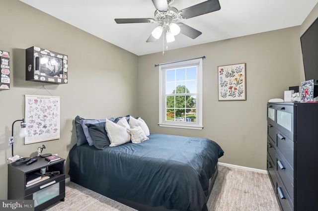 6 WILLIAMSBURG CT, Sewell, NJ 08080