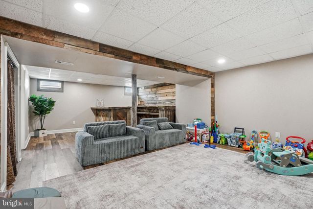 6 WILLIAMSBURG CT, Sewell, NJ 08080