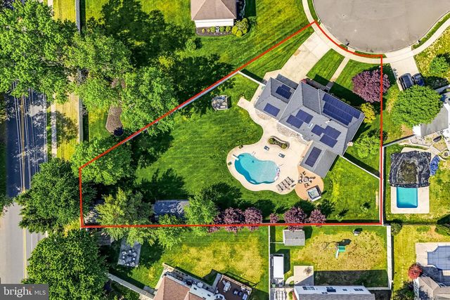 6 WILLIAMSBURG CT, Sewell, NJ 08080