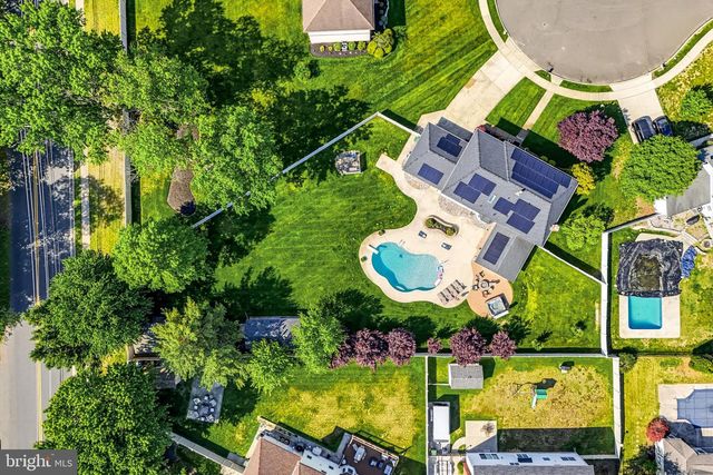 6 WILLIAMSBURG CT, Sewell, NJ 08080