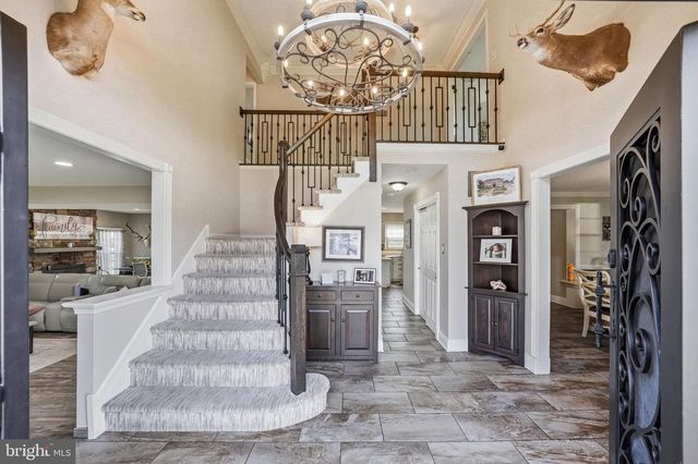 6 WILLIAMSBURG CT, Sewell, NJ 08080