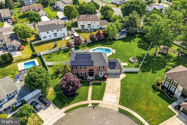 6 WILLIAMSBURG CT, Sewell, NJ 08080