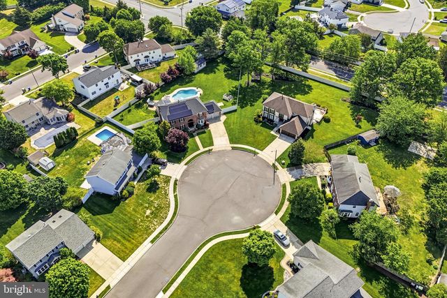 6 WILLIAMSBURG CT, Sewell, NJ 08080