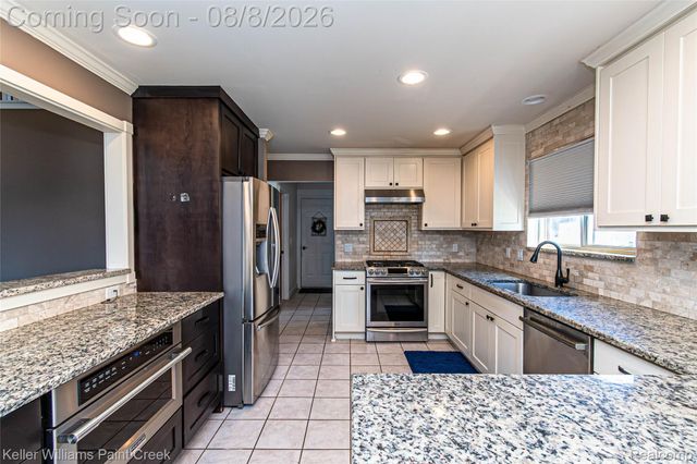 17576 Canvasback Drive, Macomb Township, MI 48044