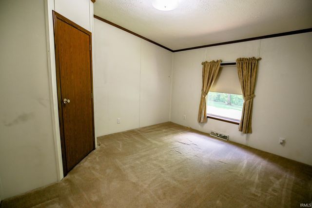 6858 S Greentuck Drive, Owensburg, IN 47453
