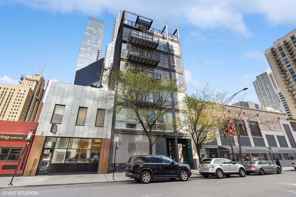 747 N Clark Street 401, Chicago, IL 60654 — exterior