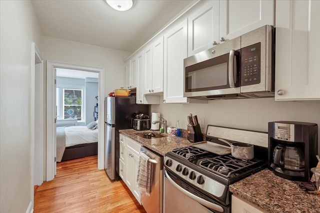 130 Myrtle St 2, Boston, MA 02114