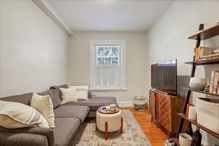 130 Myrtle St 2, Boston, MA 02114