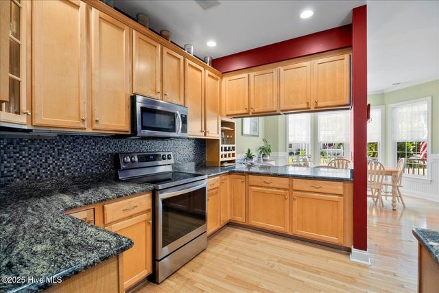 421 Okeechobee Road, Wilmington, NC 28412