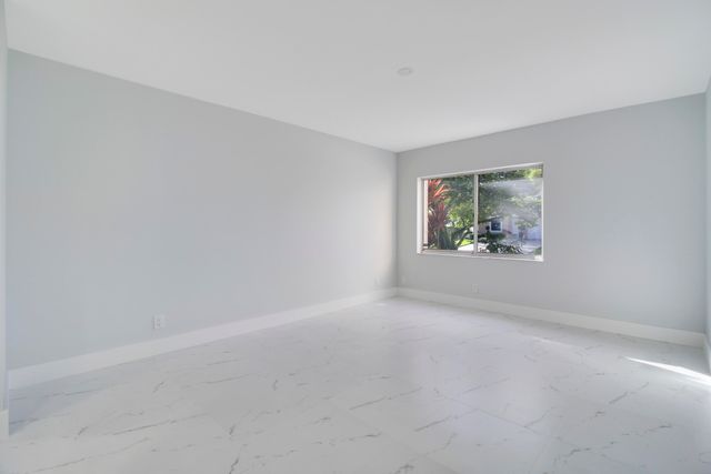 8055 SWEETBRIAR Way, Boca Raton, FL 33496