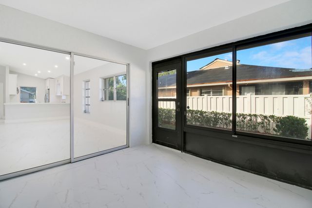 8055 SWEETBRIAR Way, Boca Raton, FL 33496