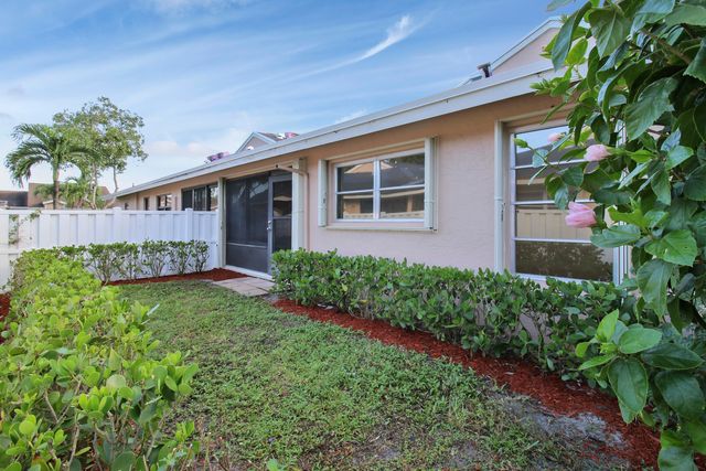 8055 SWEETBRIAR Way, Boca Raton, FL 33496
