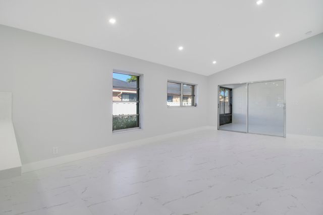 8055 SWEETBRIAR Way, Boca Raton, FL 33496