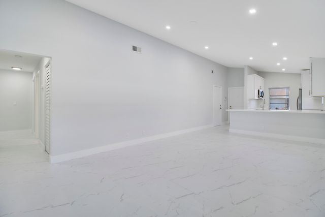 8055 SWEETBRIAR Way, Boca Raton, FL 33496