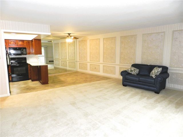 1500 Cochran Rd 512, Scott Twp, PA 15243