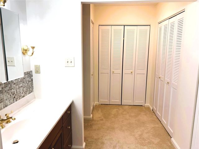 1500 Cochran Rd 512, Scott Twp, PA 15243