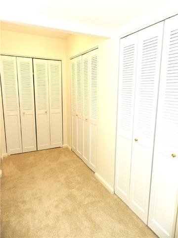 1500 Cochran Rd 512, Scott Twp, PA 15243