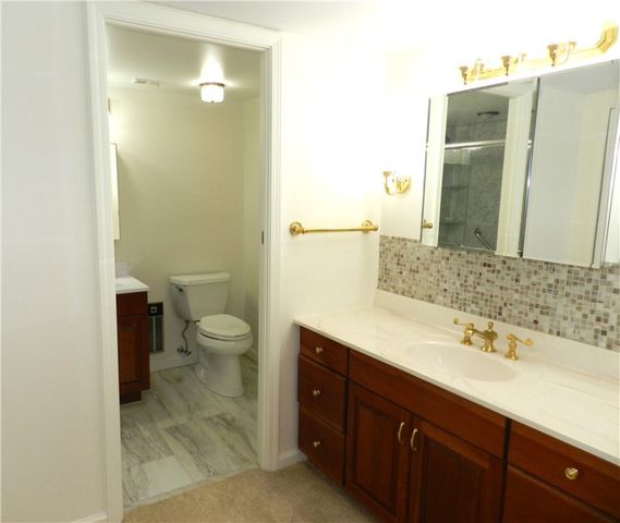 1500 Cochran Rd 512, Scott Twp, PA 15243