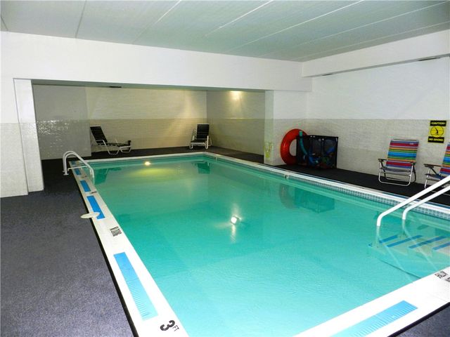 1500 Cochran Rd 512, Scott Twp, PA 15243