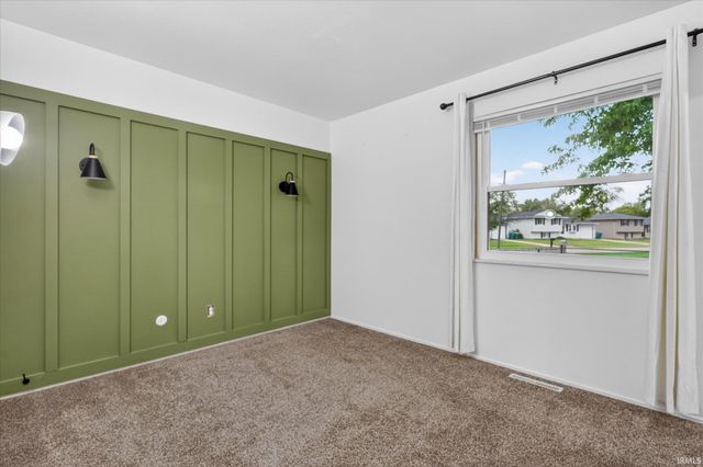 2802 Hampton Road, Mishawaka, IN 46544
