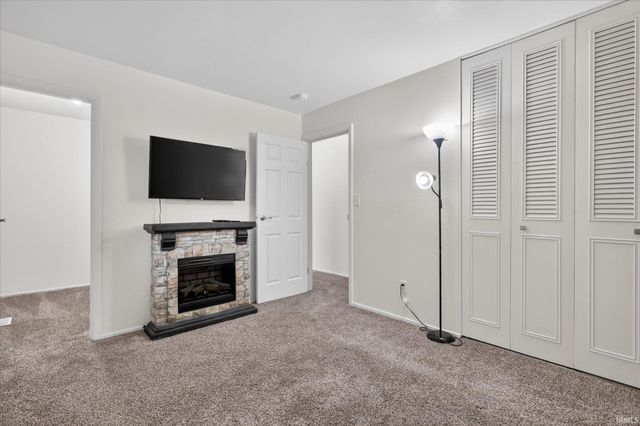 2802 Hampton Road, Mishawaka, IN 46544