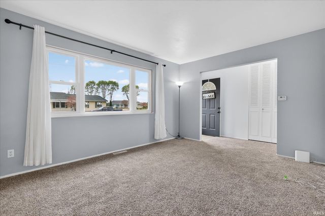 2802 Hampton Road, Mishawaka, IN 46544