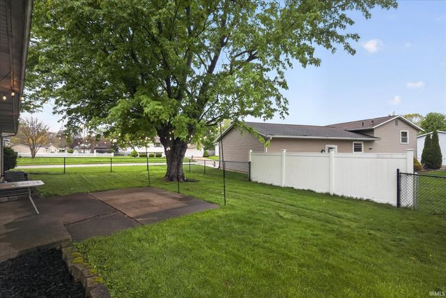 2802 Hampton Road, Mishawaka, IN 46544