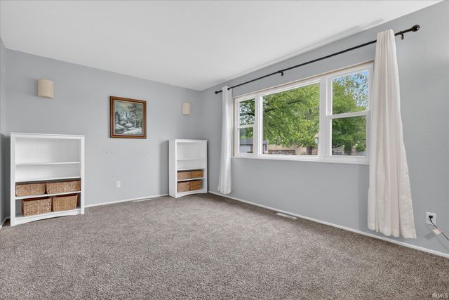 2802 Hampton Road, Mishawaka, IN 46544
