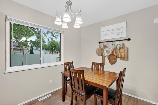 2802 Hampton Road, Mishawaka, IN 46544